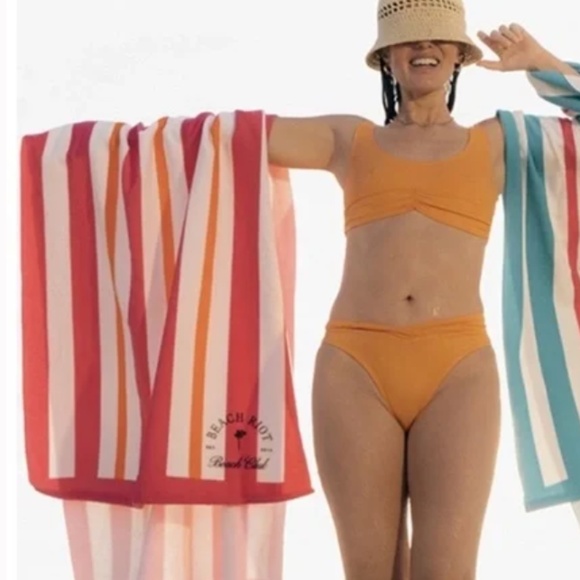 Beach Riot Beach Club Towel- Pink/Orange Stripe NWT - Picture 2 of 6